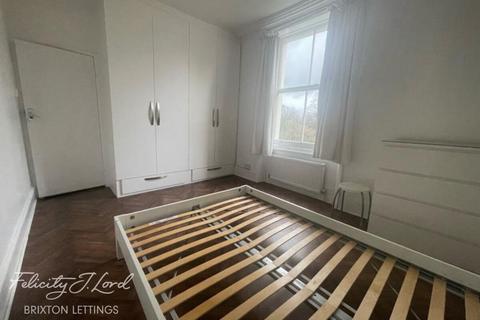 1 bedroom in a flat share to rent, Moorland Road, London