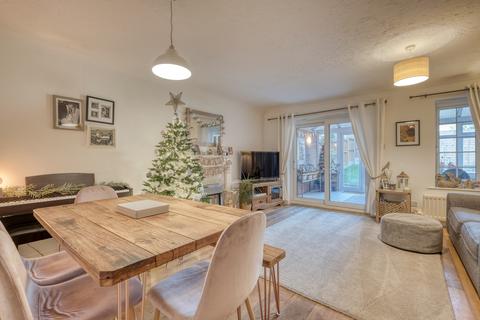 65 Hoveton Close, Redditch, B98 7HW