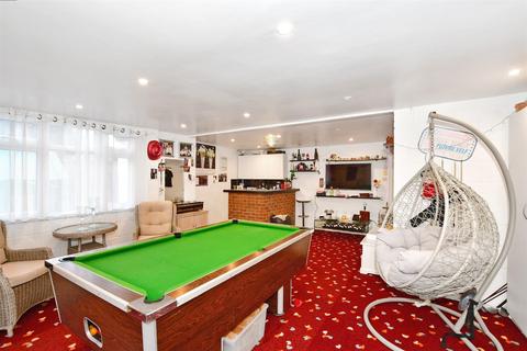 89 Hubert Road, Rainham, RM13 8AD
