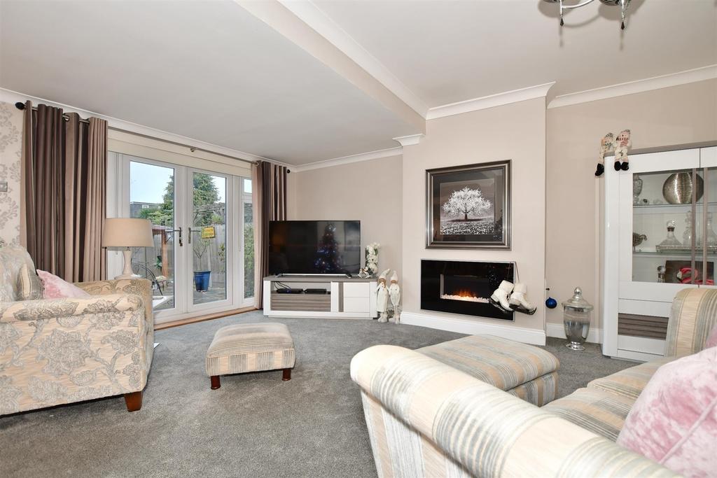 Hubert Road, Rainham, Essex 3 bed detached bungalow £550,000