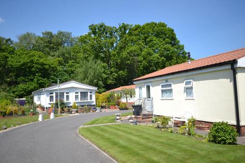 2 bedroom park home for sale, Ferndown, Dorset, BH22