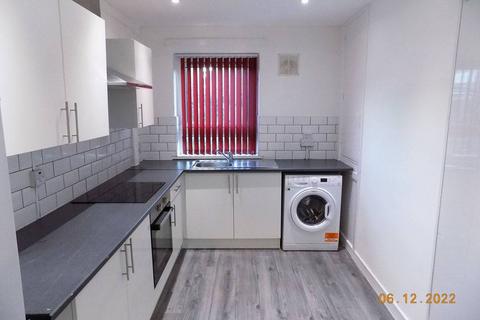 3 bedroom flat to rent, 6 Dundonald Rd,  0/2, Paisley, PA3 4NF