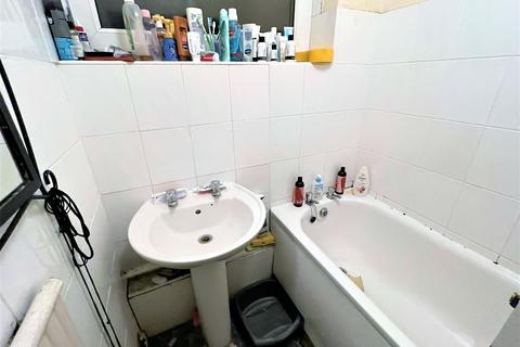 99 Exeter Road, Dagenham, RM10 8TP
