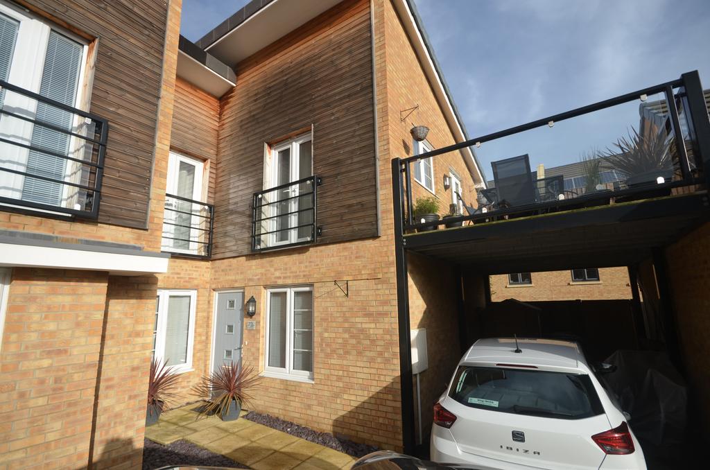 Merlin Road, Priors Hall Park, Corby, NN17 3 bed terraced house £