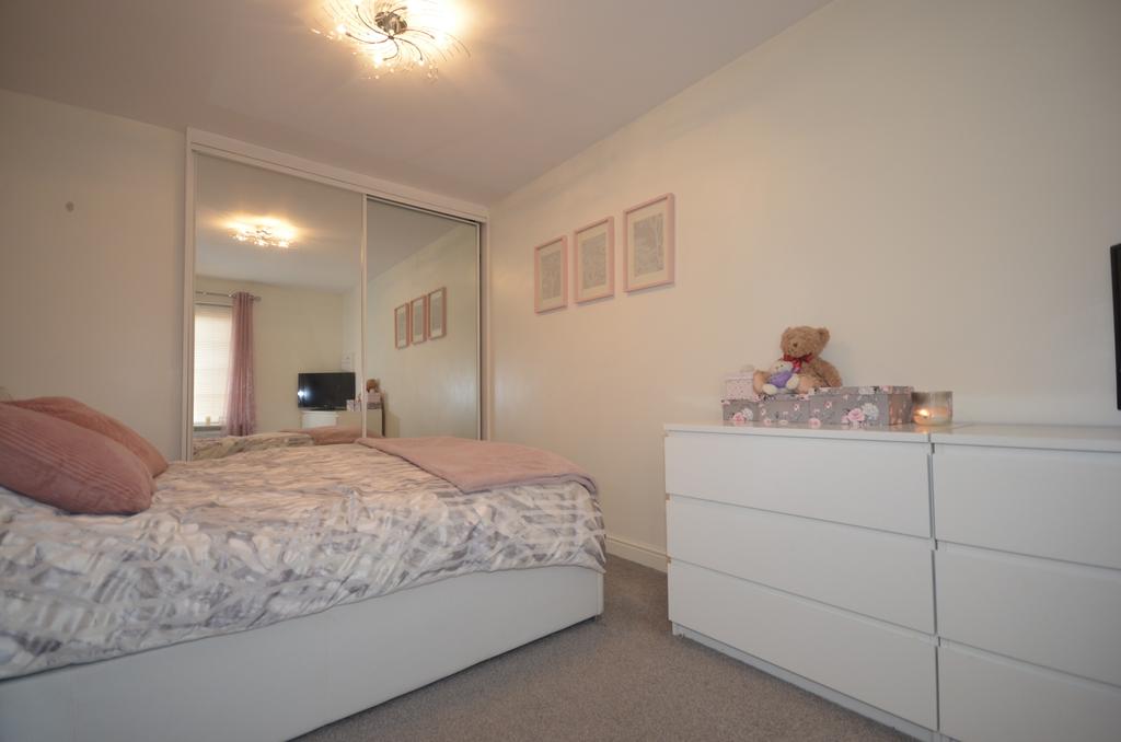 Merlin Road, Priors Hall Park, Corby, NN17 3 bed terraced house £