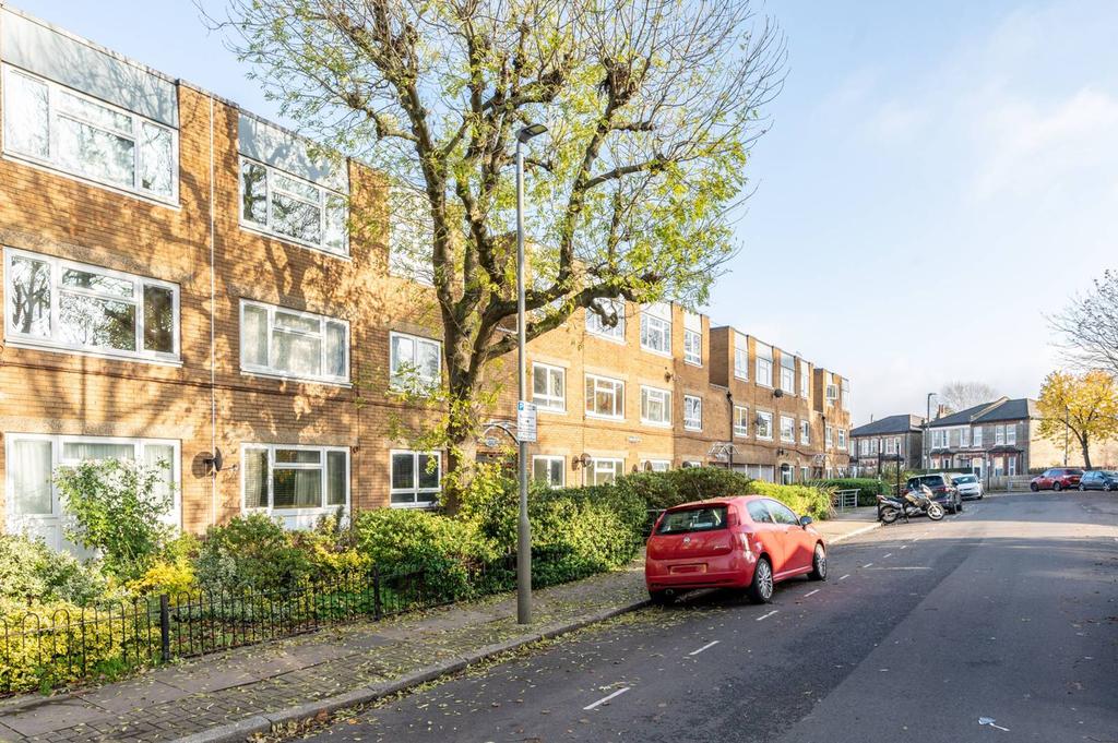 Cornford Grove, Balham, London, SW12 1 bed flat for sale £375,000