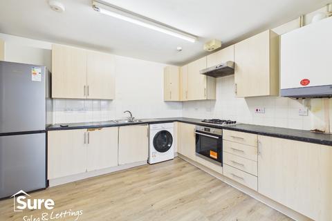 2 bedroom apartment to rent, Royal Court, Queen Marys Avenue, Watford, Hertfordshire, WD18 7JN