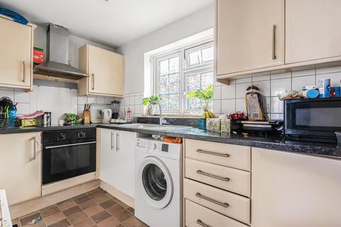 2 bedroom flat for sale - Cromwell Close, Acton