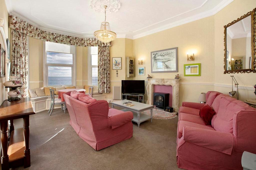 Courtenay Place, Devon House, TQ14 2 bed apartment for sale £299,995