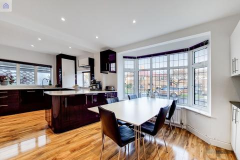 4 bedroom detached house to rent, Robin Hood Lane, London, SW15