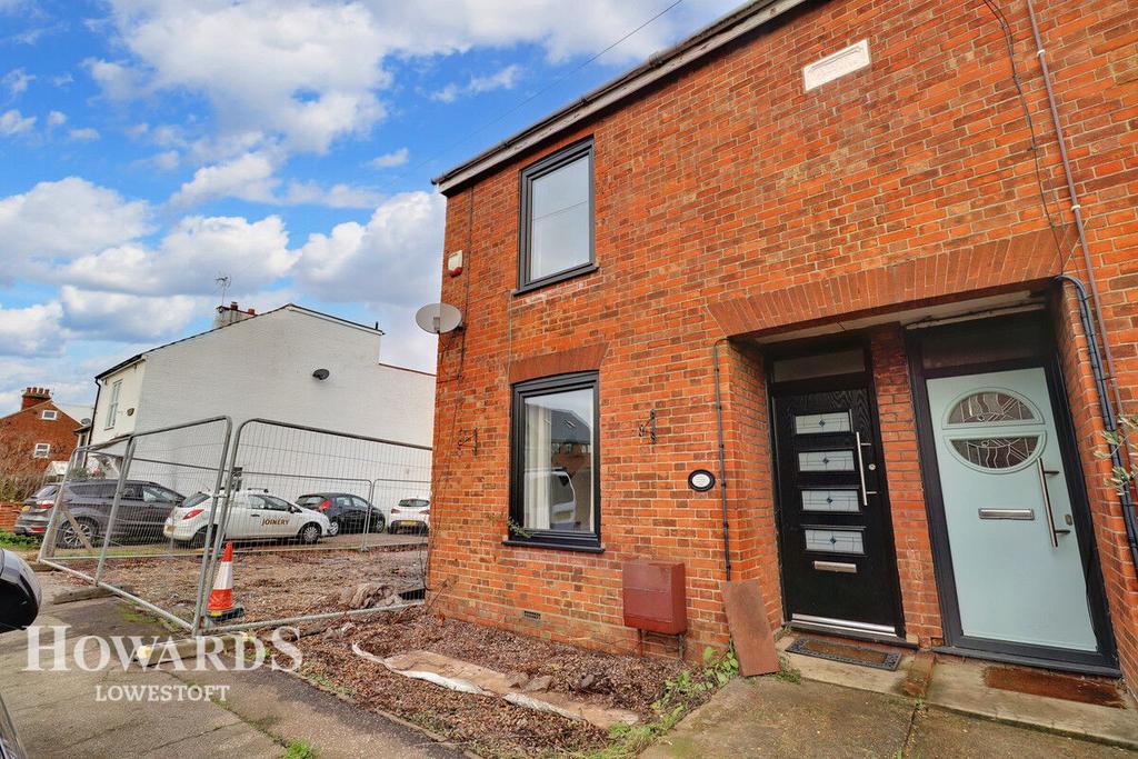 Lake View Road, Oulton Broad 3 bed semidetached house for sale £375,000