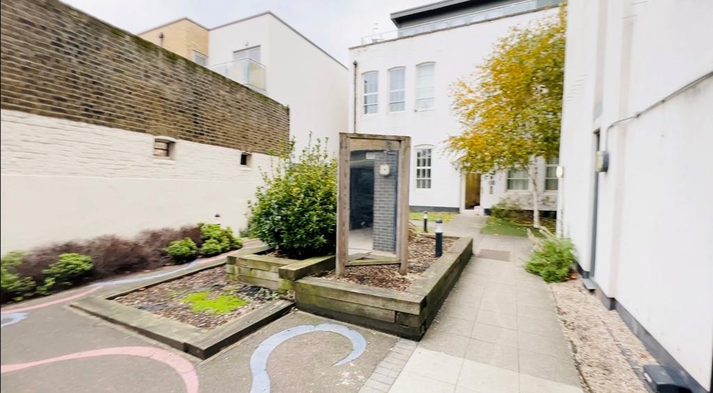 Gloster Ridley Court, 12 St Annes... 1 bed apartment £119,000