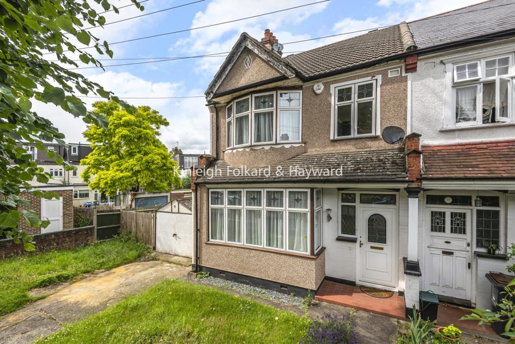 Palace View Bromley BR1 3 bed house £2,250 pcm (£519 pw)