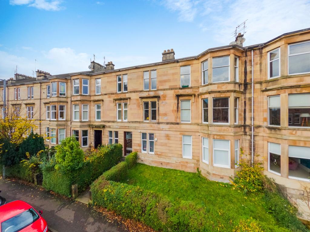 Tantallon Road, Flat 2/1, Shawlands... 3 bed apartment £279,000