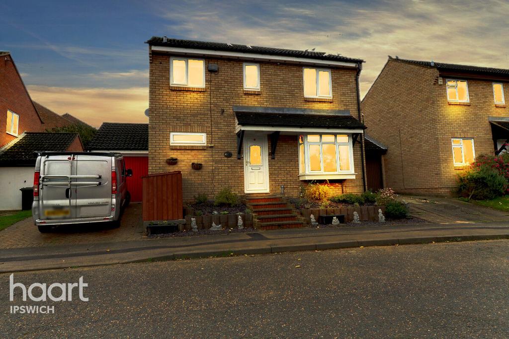 Milden Road, Ipswich 3 bed detached house £290,000