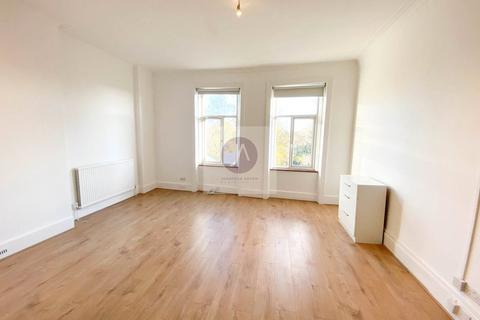 Studio to rent, Parsifal Road, West Hampstead, London, NW6