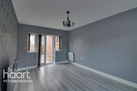 3 bedroom detached house to rent - Athena Close