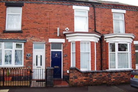 2 bedroom terraced house to rent, Broad Street, Crewe