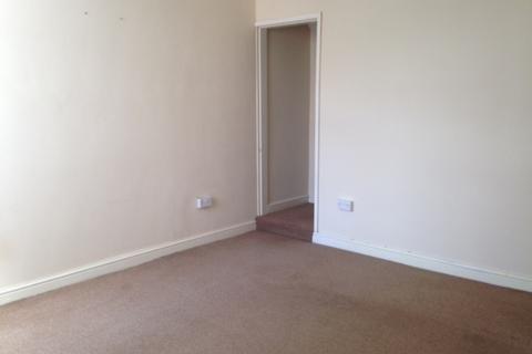 2 bedroom terraced house to rent, Broad Street, Crewe