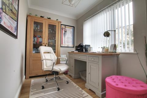 18 Tribune Close, Chatteris, PE16 6UY