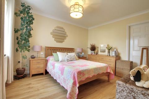 18 Tribune Close, Chatteris, PE16 6UY