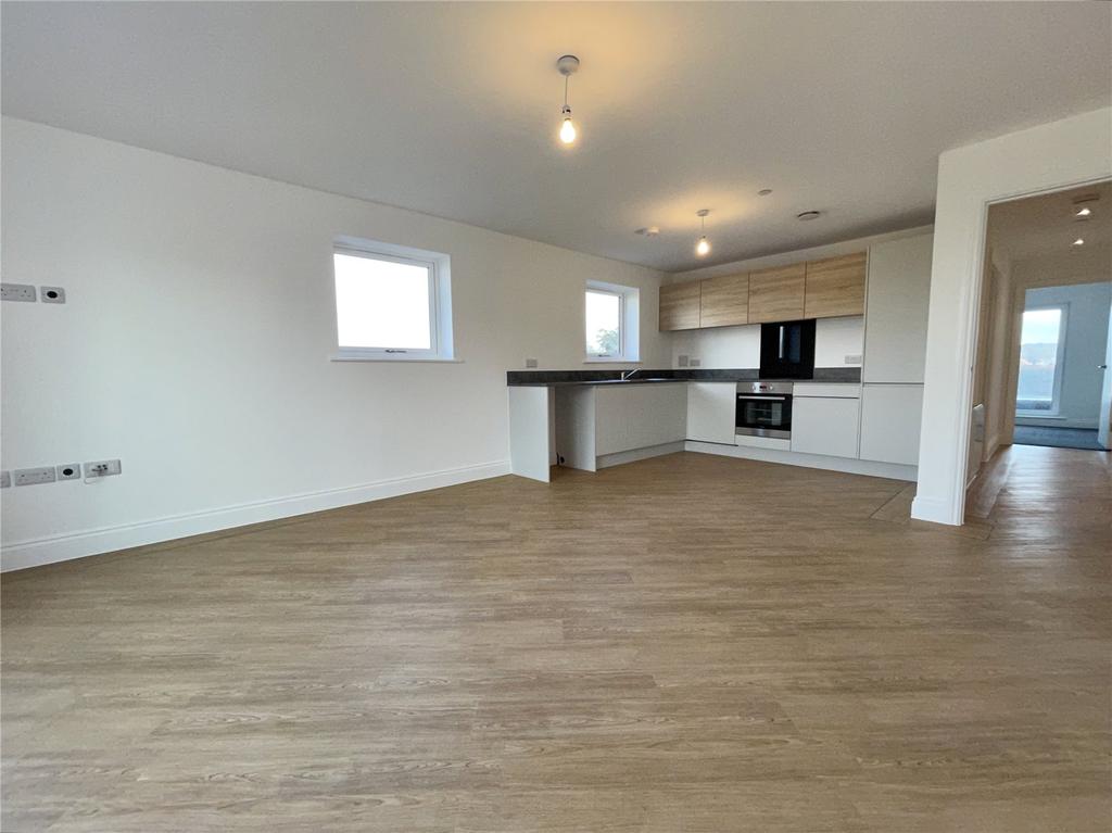 311313 Wimborne Road, Poole, Dorset, BH15 2 bed apartment to rent £