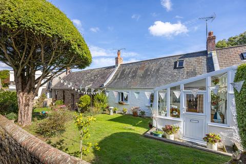 4 bedroom semi-detached house for sale - North Clifton, St. Martin, Guernsey