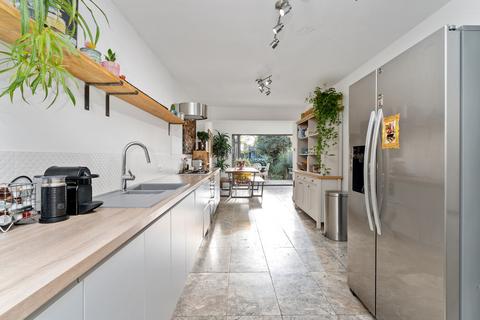 162 Capel Road, London, E7 0JT