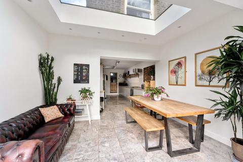 162 Capel Road, London, E7 0JT