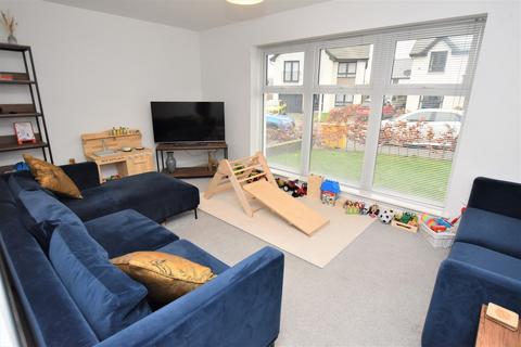 99 Douglas Davidson Drive, Rattray, Blairgowrie, PH10 7FG