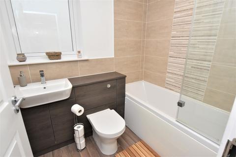 99 Douglas Davidson Drive, Rattray, Blairgowrie, PH10 7FG