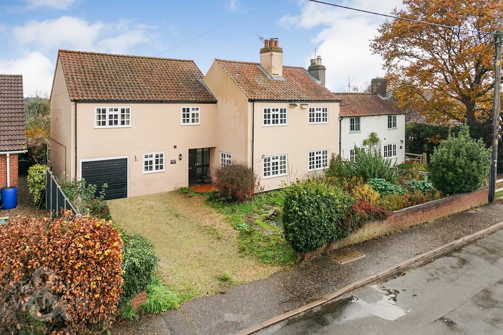 Mill Road, Blofield Heath, Norwich 5 bed semidetached house for sale £425,000