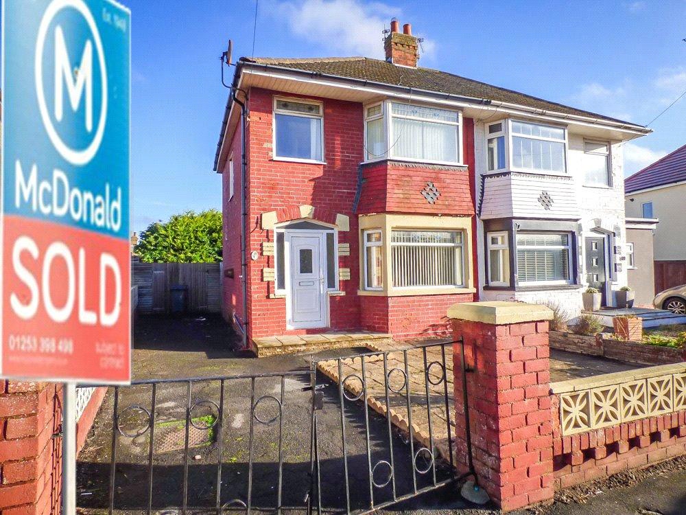 Sandhurst Avenue, Bispham, Blackpool 3 bed semidetached house £127,500