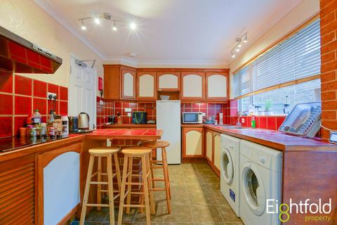 5 bedroom end of terrace house to rent, Fitch Drive, Brighton