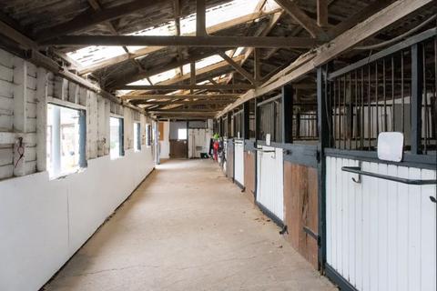 5 bedroom equestrian property for sale - Water Lane, Thurnham