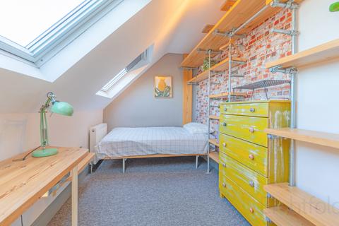 6 bedroom end of terrace house to rent, Widdicombe Way, Brighton