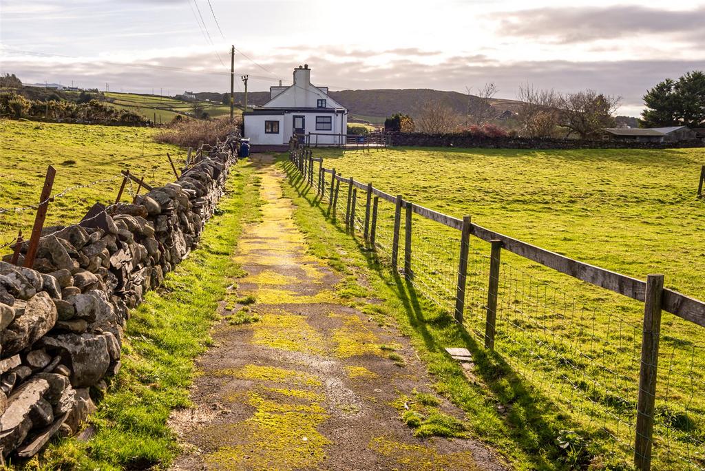 cilfodan-uchaf-carmel-caernarfon-2-bed-semi-detached-house-175-000