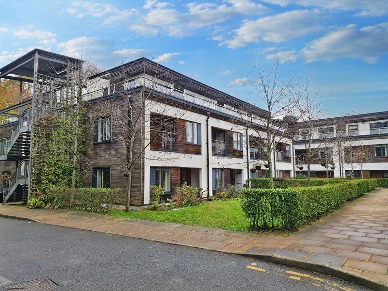 Wispers Lane, Haslemere 2 bed retirement property to rent £1,550 pcm