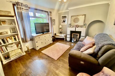 3 bedroom semi-detached house for sale - Rosley Mount, Woodside, Bradford, BD6
