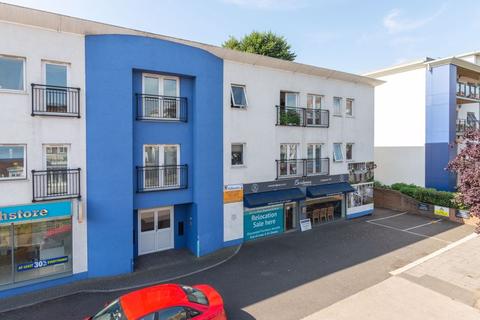 2 bedroom apartment for sale - Auckland House, Walton-on-Thames