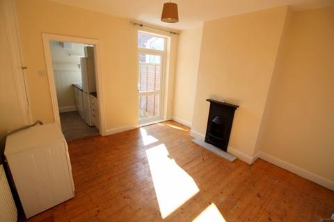 3 bedroom end of terrace house to rent, Victoria Road, Sherwood, Nottingham, NG5 2NB