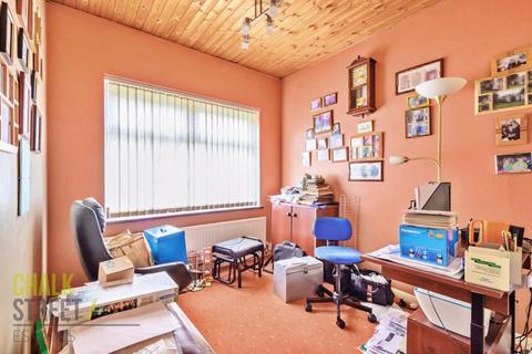 83 Cecil Avenue, Hornchurch, RM11 2ND