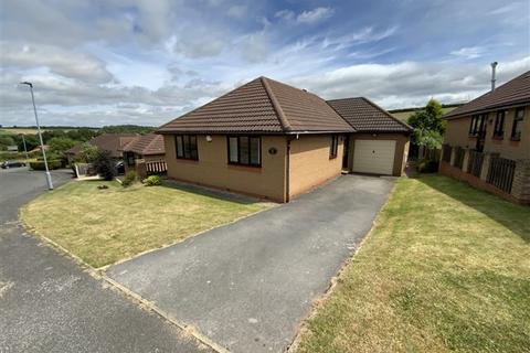 3 bedroom bungalow to rent, Peck Mill View, Kiveton Park Station, Sheffield, S26 6UY