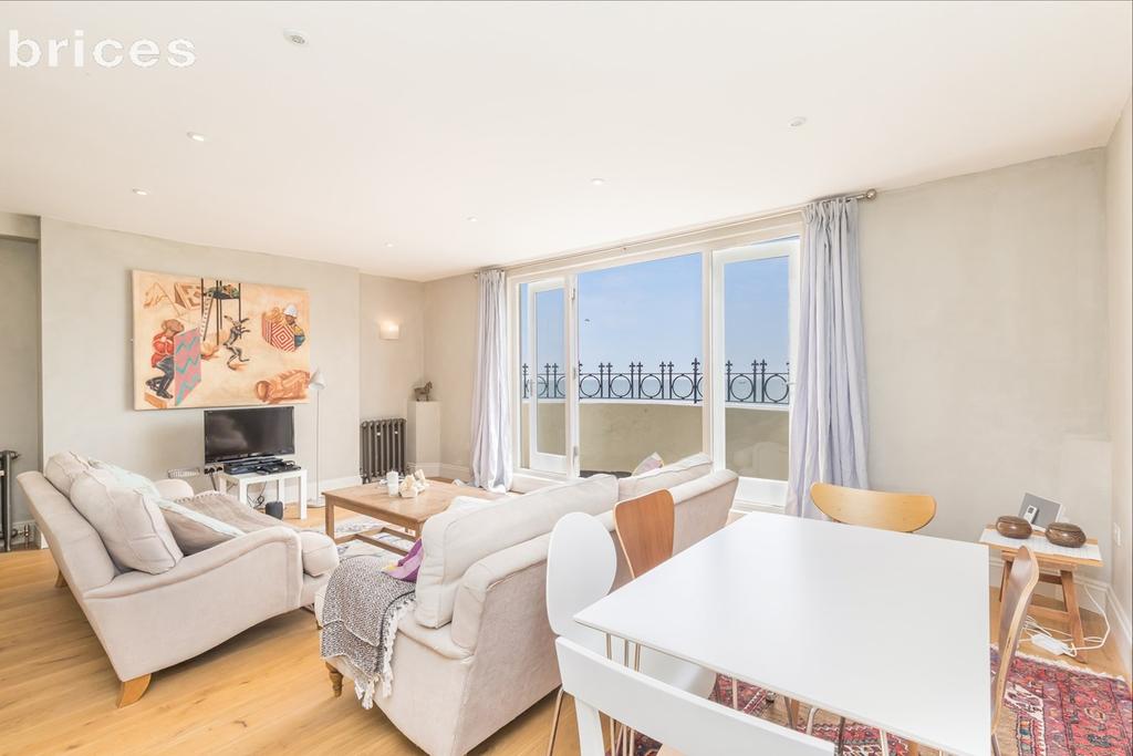 Courtenay Terrace, Hove, BN3 4 bed flat £2,250 pcm (£519 pw)
