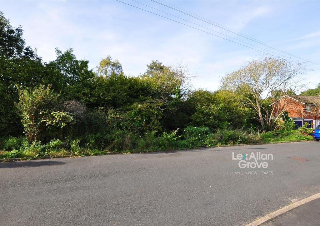Iverley Road, Halesowen Land £40,000