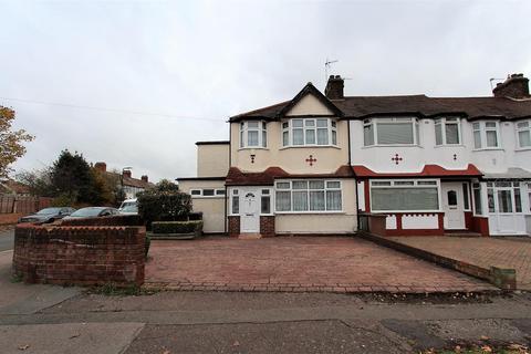 80 York Road, Chingford, London, E4 8LA