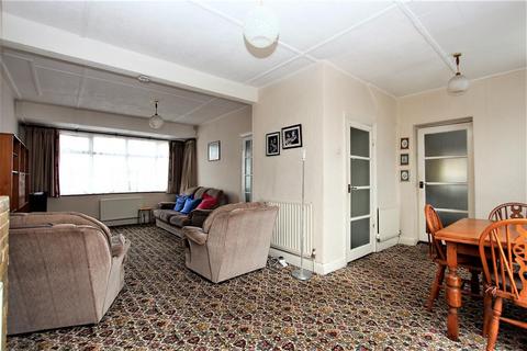 80 York Road, Chingford, London, E4 8LA