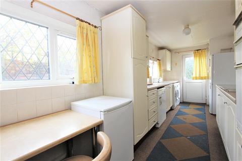 80 York Road, Chingford, London, E4 8LA