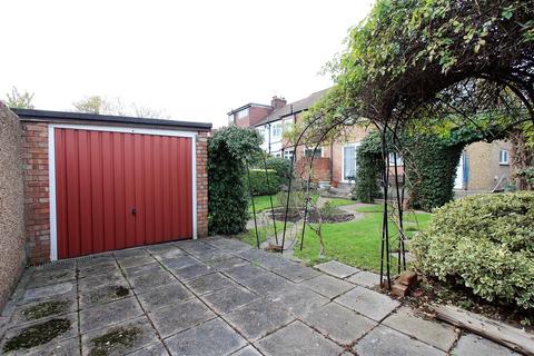 80 York Road, Chingford, London, E4 8LA