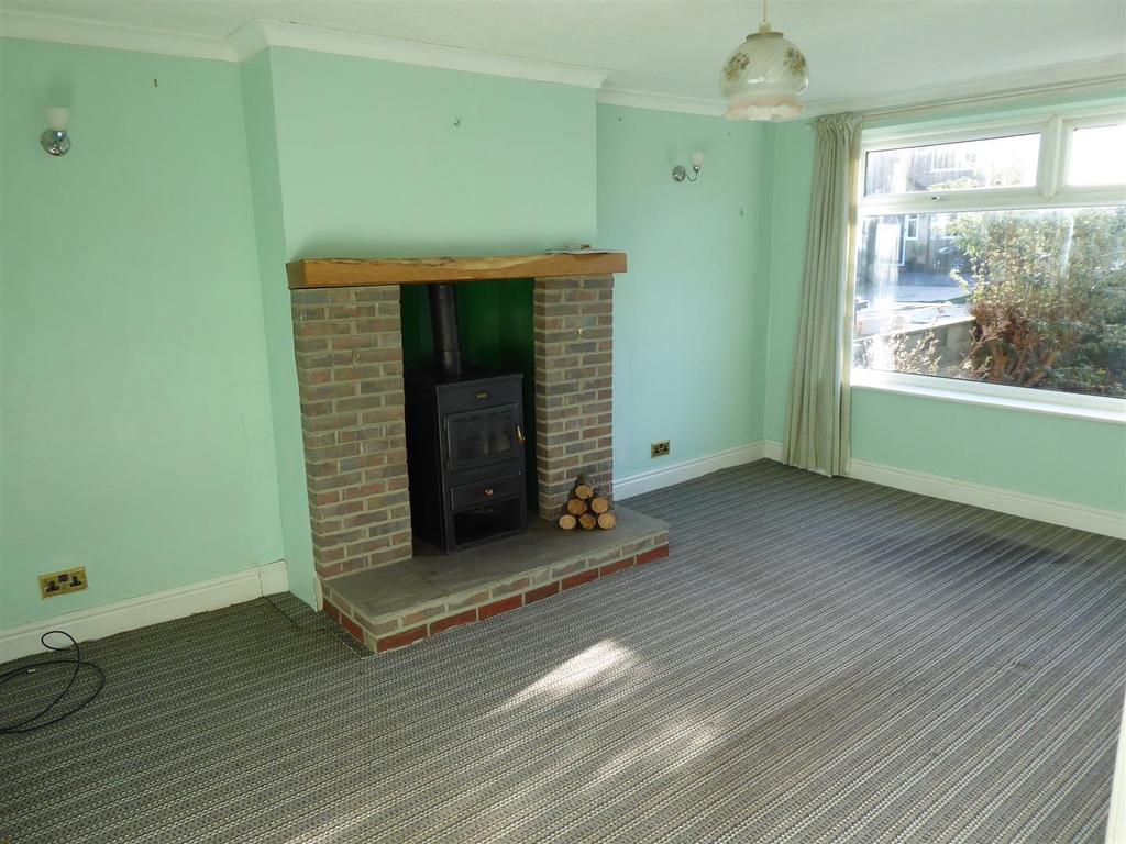 Craddock Row, Sandhutton, Thirsk 3 bed semidetached house £220,000